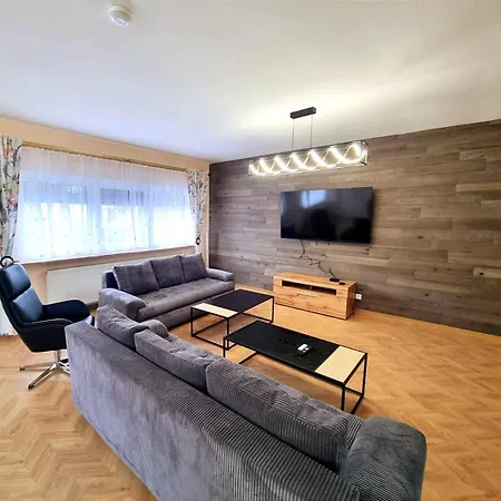Over River Near Frankfurt-130 Qm-4 Rooms- 6 Beds-parking-air Conditioner Apartmán Hainburg