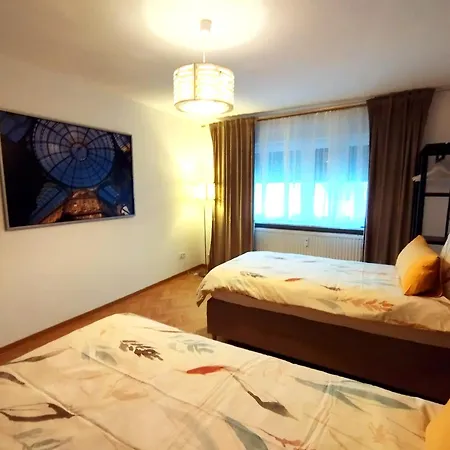 Over River Near Frankfurt- 4 Rooms- 6 Beds- Free Parking- Ac Apartmán Hainburg