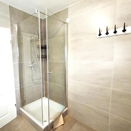 Apartmán Over River Near Frankfurt- 4 Rooms- 6 Beds- Free Parking- Ac *