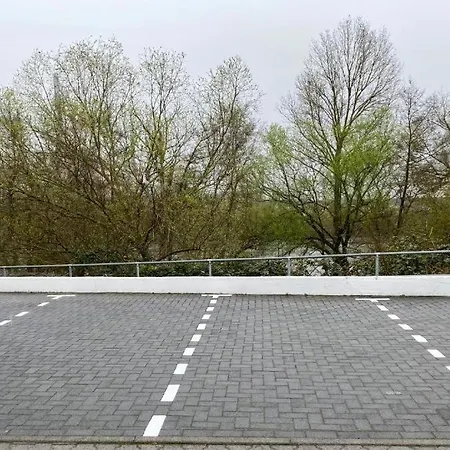Over River Near Frankfurt-130 Qm-4 Rooms- 6 Beds-parking-air Conditioner