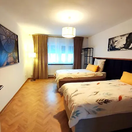 Over River Near Frankfurt-130 Qm-4 Rooms- 6 Beds-parking-air Conditioner *