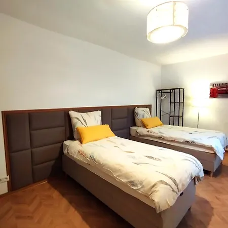 Apartmán Over River Near Frankfurt-130 Qm-4 Rooms- 6 Beds-parking-air Conditioner