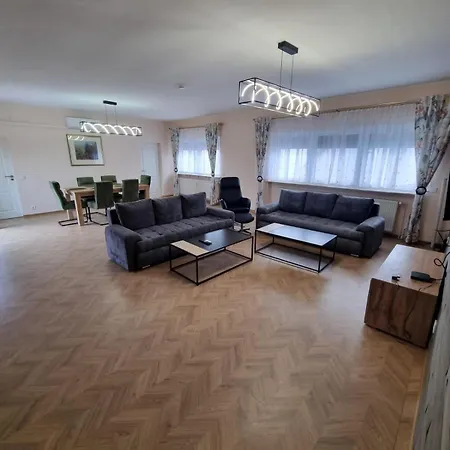 Over River Near Frankfurt-130 Qm-4 Rooms- 6 Beds-parking-air Conditioner * Hainburg