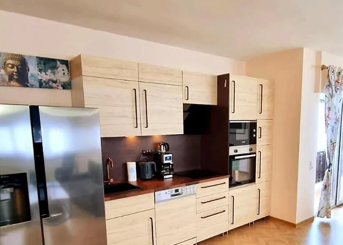 Over River Near Frankfurt- 4 Rooms- 6 Beds- Free Parking- Ac Apartmán *