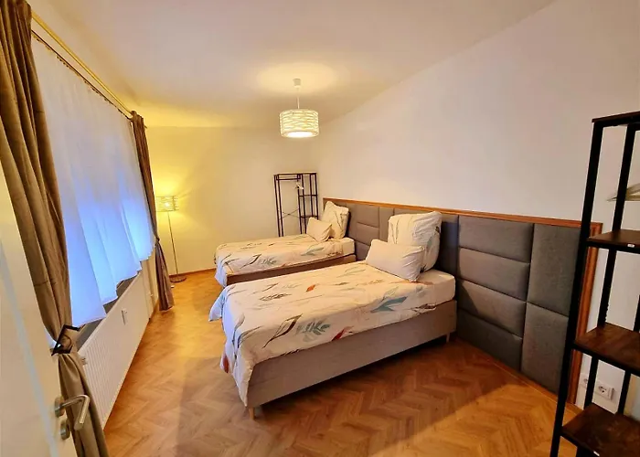 Over River Near Frankfurt- 4 Rooms- 6 Beds- Free Parking- Ac Apartamento Hainburg