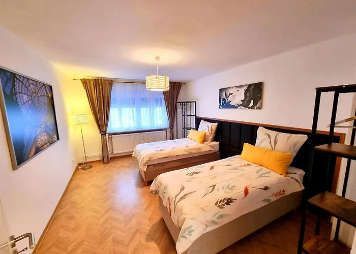 Over River Near Frankfurt- 4 Rooms- 6 Beds- Free Parking- Ac Apartmán