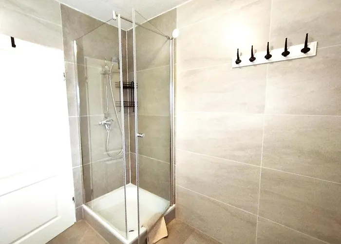 Apartamento Over River Near Frankfurt- 4 Rooms- 6 Beds- Free Parking- Ac *