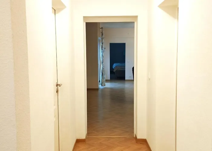 Apartamento Over River Near Frankfurt- 4 Rooms- 6 Beds- Free Parking- Ac Hainburg