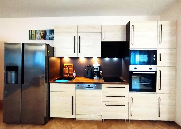 Over River Near Frankfurt- 4 Rooms- 6 Beds- Free Parking- Ac Apartamento