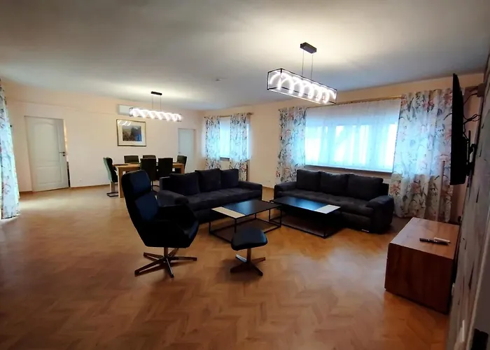 Over River Near Frankfurt- 4 Rooms- 6 Beds- Free Parking- Ac Apartmán *