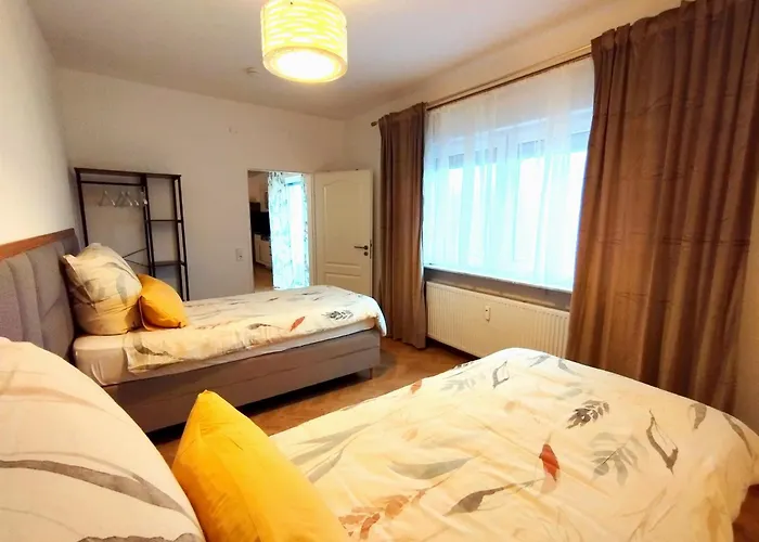 Over River Near Frankfurt- 4 Rooms- 6 Beds- Free Parking- Ac * Hainburg