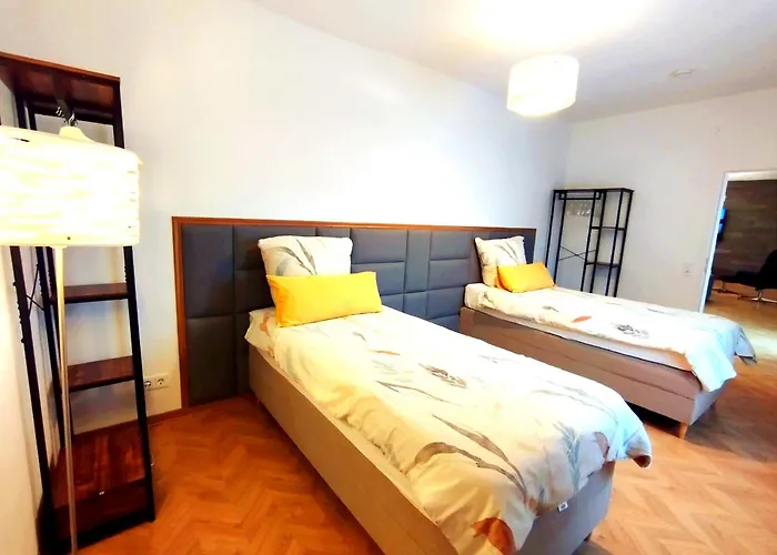 Over River Near Frankfurt- 4 Rooms- 6 Beds- Free Parking- Ac *